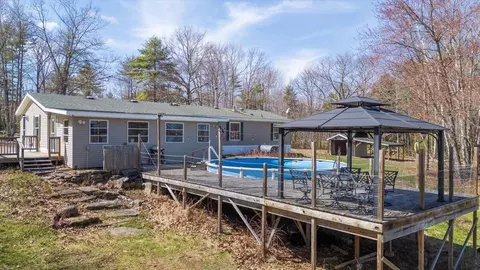 276 Violet Ln, Waldoboro, ME 04572