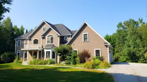 101 Tamarack Trl, Bangor, ME 04401
