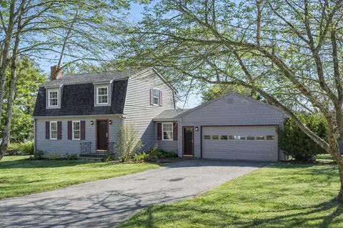 93 Caron St, Portland, ME 04103