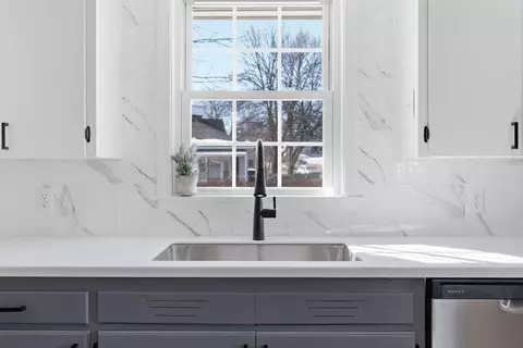 675 Sabattus St, Lewiston, ME 04240