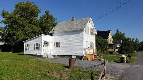 5 Water St, Presque Isle, ME 04769