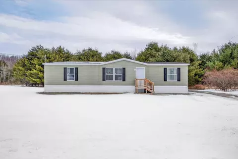 111 Rosewood Dr, Farmington, ME 04938