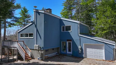 7 Top Hill Rd, Bridgton, ME 04009