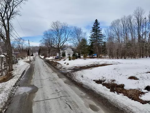 60 Water St, Monson, ME 04464