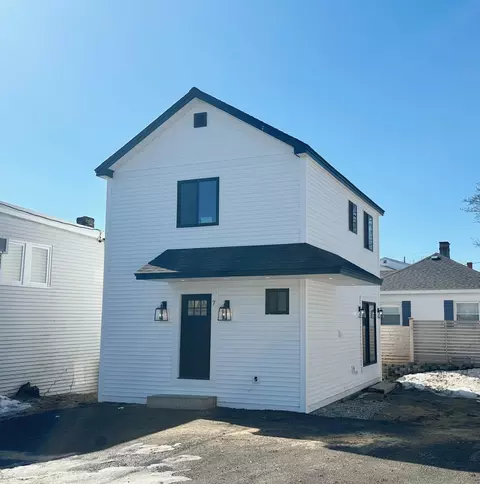 7 Fern Ave, Old Orchard Beach, ME 04064