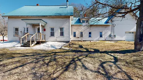 2509 Auburn Rd, Turner, ME 04282