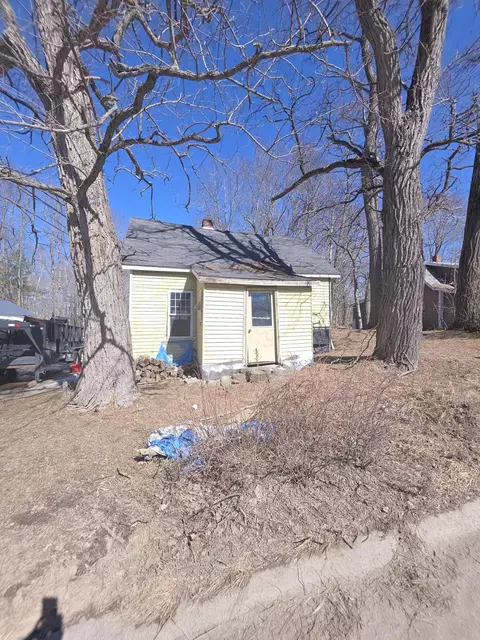 3 Waterville Rd, Belfast, ME 04915