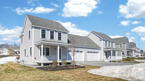 84 Falcon Crest Dr #13, Gorham, ME 04038