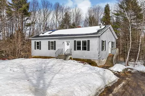 599 Fletcher Rd, Auburn, ME 04210