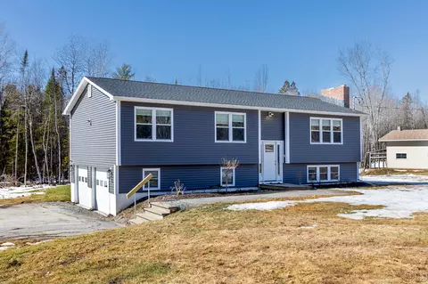56 Wendy Acres Dr, Hermon, ME 04401
