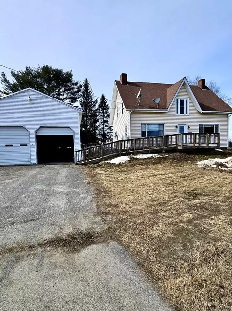69 Smithfield Rd, Norridgewock, ME 04957
