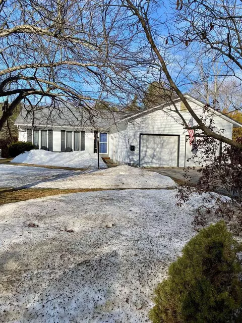 784 Essex St, Bangor, ME 04401