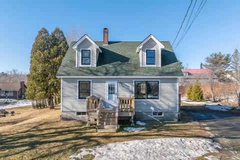 185 Ingraham Dr, Owls Head, ME 04854