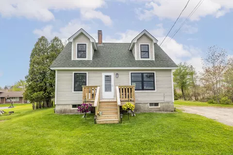 185 Ingraham Dr, Owls Head, ME 04854