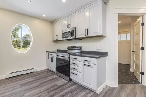 Kitchen - 32 Pennywhistle Dr, Windham, ME 04062 photo 2 of 2