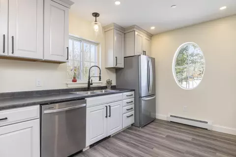 Kitchen - 32 Pennywhistle Dr, Windham, ME 04062 photo 2 of 4