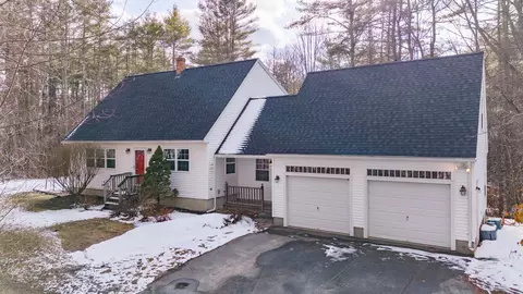 420 Gray Rd, Falmouth, ME 04105