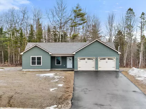 678 Streamside Ave, Hermon, ME 04401