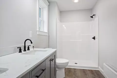 Bath - 673 Streamside Ave, Hermon, ME 04401 photo 3 of 5