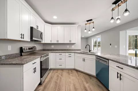 Kitchen - 673 Streamside Ave, Hermon, ME 04401 photo 3 of 4