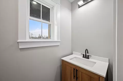 Bath - 673 Streamside Ave, Hermon, ME 04401 photo 1 of 5