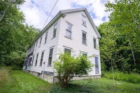 62 N Main St, Mechanic Falls, ME 04256