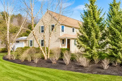 2 Lexington Dr #2, Kennebunk, ME 04043