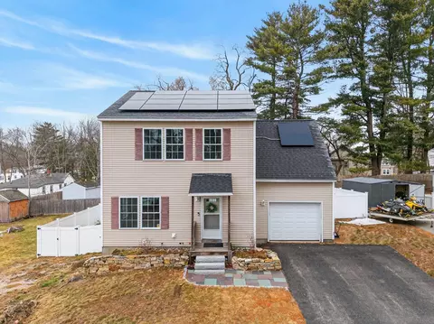 13 Lucille St, Saco, ME 04072