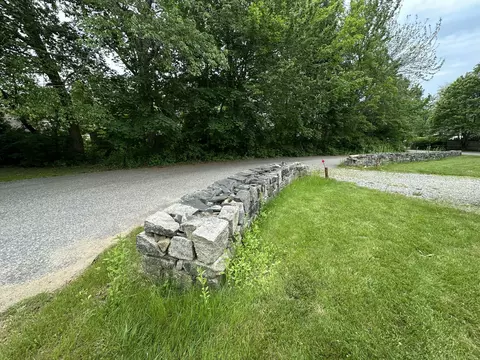 Exterior - 15 Cooley Ln, Ogunquit, ME 03907 photo 3 of 15