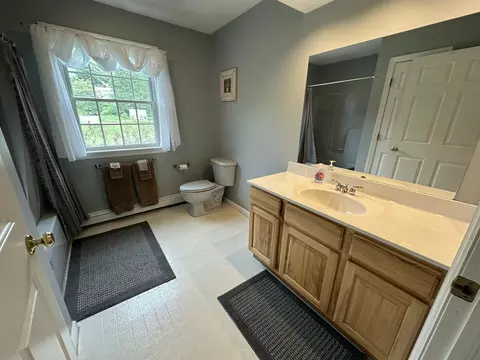 Bath - 15 Cooley Ln, Ogunquit, ME 03907 photo 11 of 11