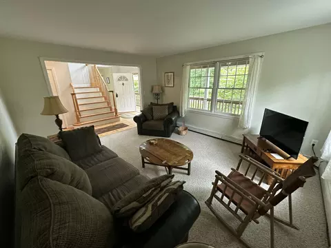 Living - 15 Cooley Ln, Ogunquit, ME 03907 photo 2 of 5