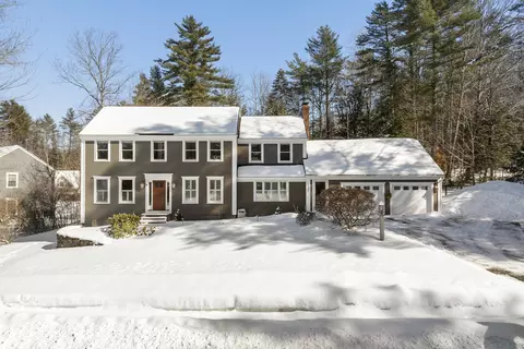 127 Applecrest Dr, Yarmouth, ME 04096