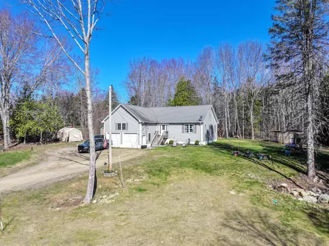 49 Stetson Rd W, Levant, ME 04456
