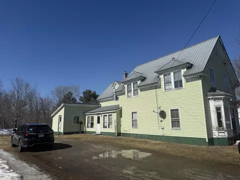 262 Main St, Mattawamkeag, ME 04459