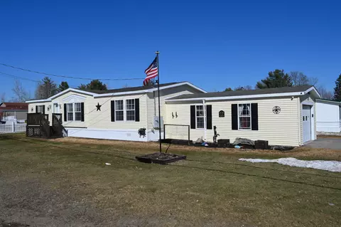 99 Shepherd Dr, Bangor, ME 04401