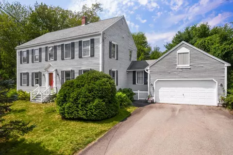 5 Heath Rd, Kennebunk, ME 04043