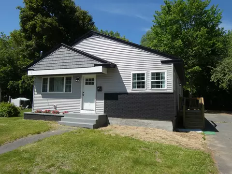 28 5 Elm St, Fairfield, ME 04937