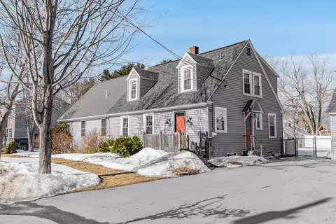 15 Fairfax St, Bangor, ME 04401