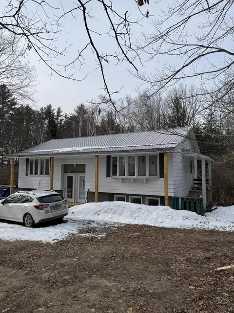 156 Alpine St, Paris, ME 04281
