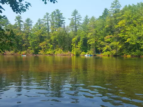 594 River Road Rd, Windham, ME 04062