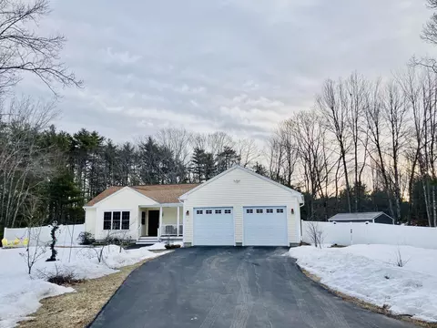 35 Deerfield Dr, Brunswick, ME 04011