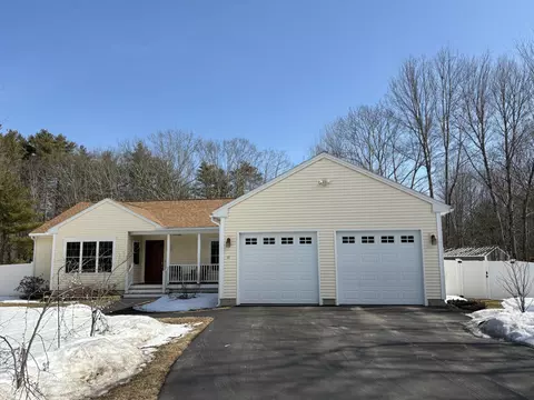 35 Deerfield Dr, Brunswick, ME 04011