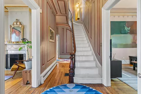 4 Walker St, Portland, ME 04102