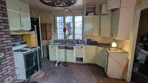 Kitchen - 42 Main St, Windham, ME 04062 photo 1 of 1