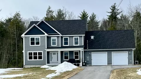35 Heritage Dr, Berwick, ME 03901