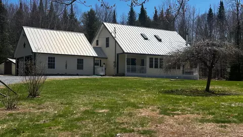 37 Trolley Line Dr, Madison, ME 04950