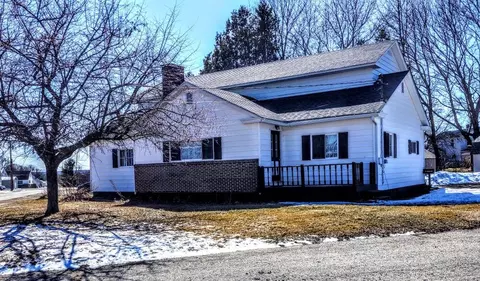 50 Beech St, East Millinocket, ME 04430