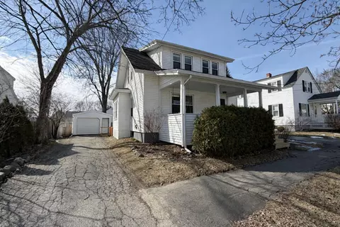 216 Fern St, Bangor, ME 04401