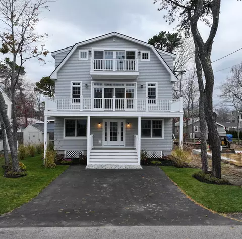 390 Ocean Ave, Wells, ME 04090