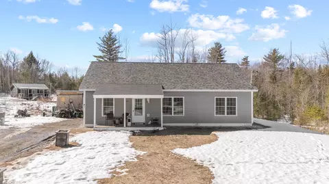41 Hidden Pond Rd, Sabattus, ME 04280